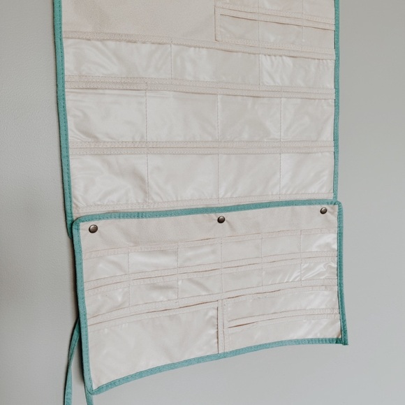 REAL SIMPLE Hanging‎ Jewelry Organizer Storage & Roll Up Travel Jewelry Pouch - Picture 5 of 16